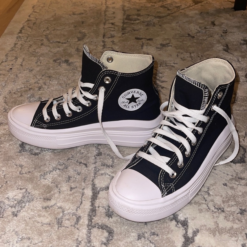 Womens 8.5 converse high tops